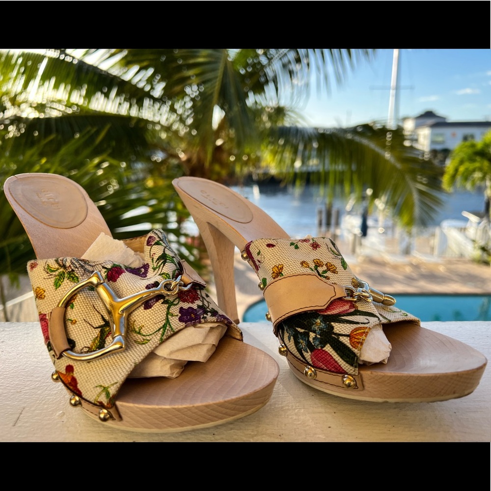 Vintage Gucci signature floral sandal/mule size 9.5